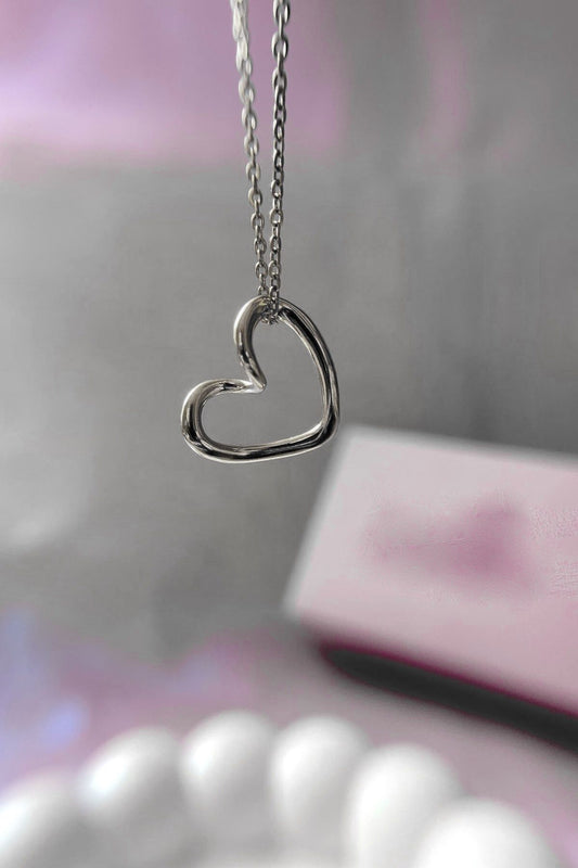 Altın Renk Boş Düğüm Kalp Model Kadın