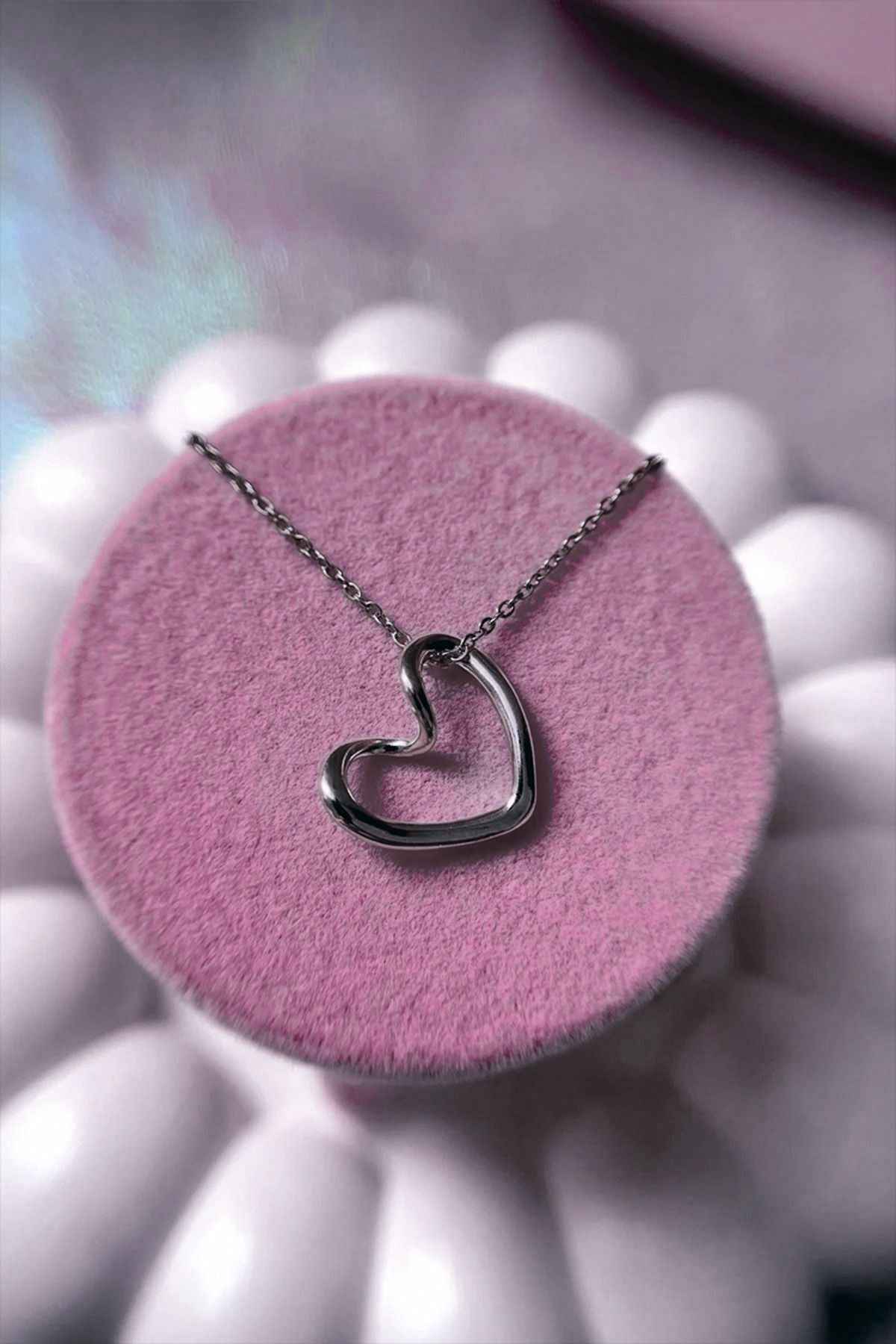 Altın Renk Boş Düğüm Kalp Model Kadın