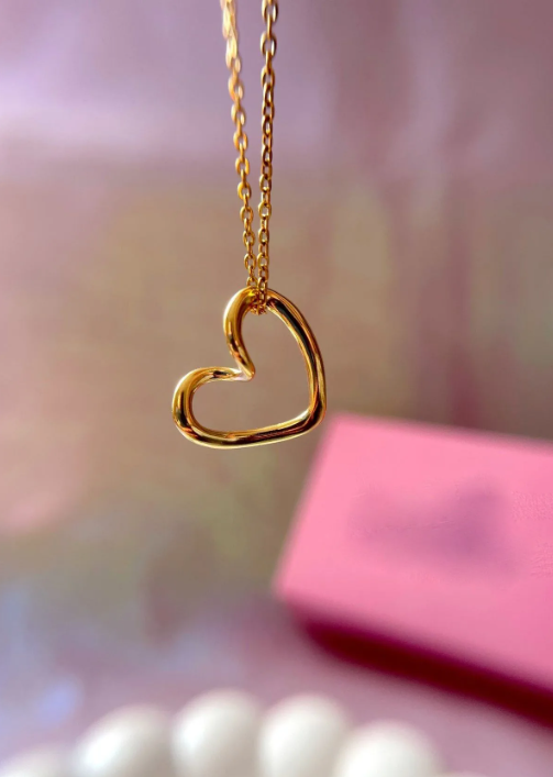 Altın Renk Kolye Kalp Desenli