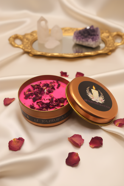 Gül Aromalı El Yapımı Dekoratif Mum – Romantik ve Rahatlatıcı Koku